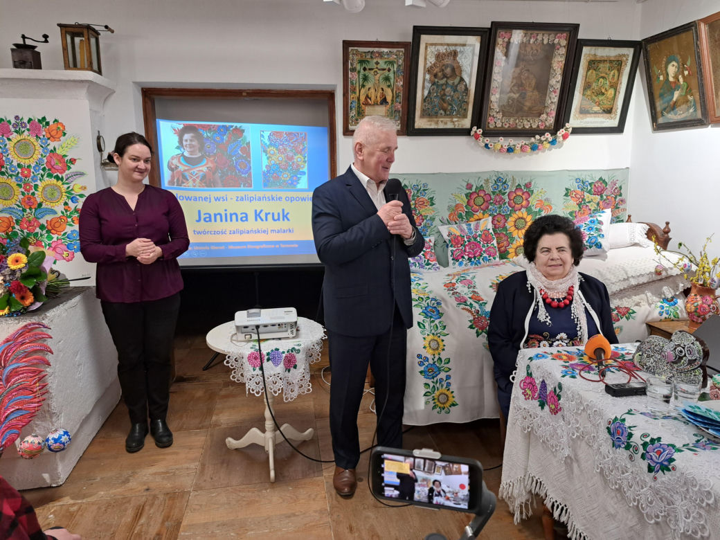Janina Kruk - malarka z Zalipia w Muzeum Etnograficznym w Tarnowie