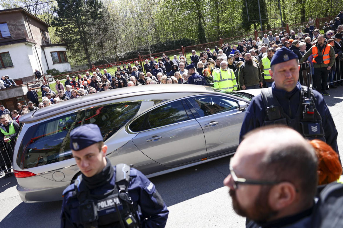Ból, rozpacz, łzy. Poruszające sceny na pogrzebie Łukasza Litewki