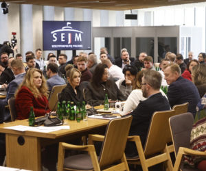 Niebywałe, do czego poseł PiS porównał strzelanie petardami. Doda aż złapała się za głowę! Szok