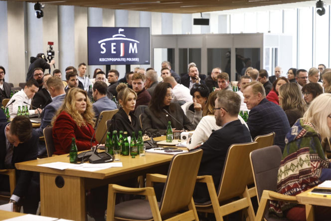 Niebywałe, do czego poseł PiS porównał strzelanie petardami. Doda aż złapała się za głowę! Szok