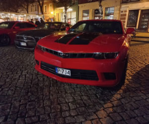 Świąteczny Zlot Amerykańskich Samochodów na Rynku w Lesznie