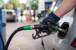 Hurtowe ceny paliw 06.10.2026. Benzyna wyraźnie w górę, diesel z delikatnymi obniżkami