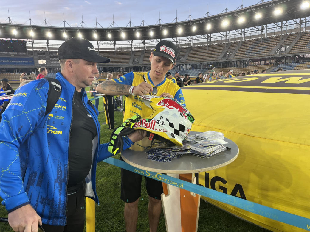 Żużlowcy Stali Gorzów spotkali się z kibicami. Widzicie się na zdjęciach?