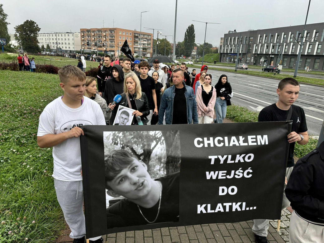 Śmierć 19-letniego Oliwiera wstrząsnęła elblążanami. Matka nie ma wątpliwości: jej syn został brutalnie pobity