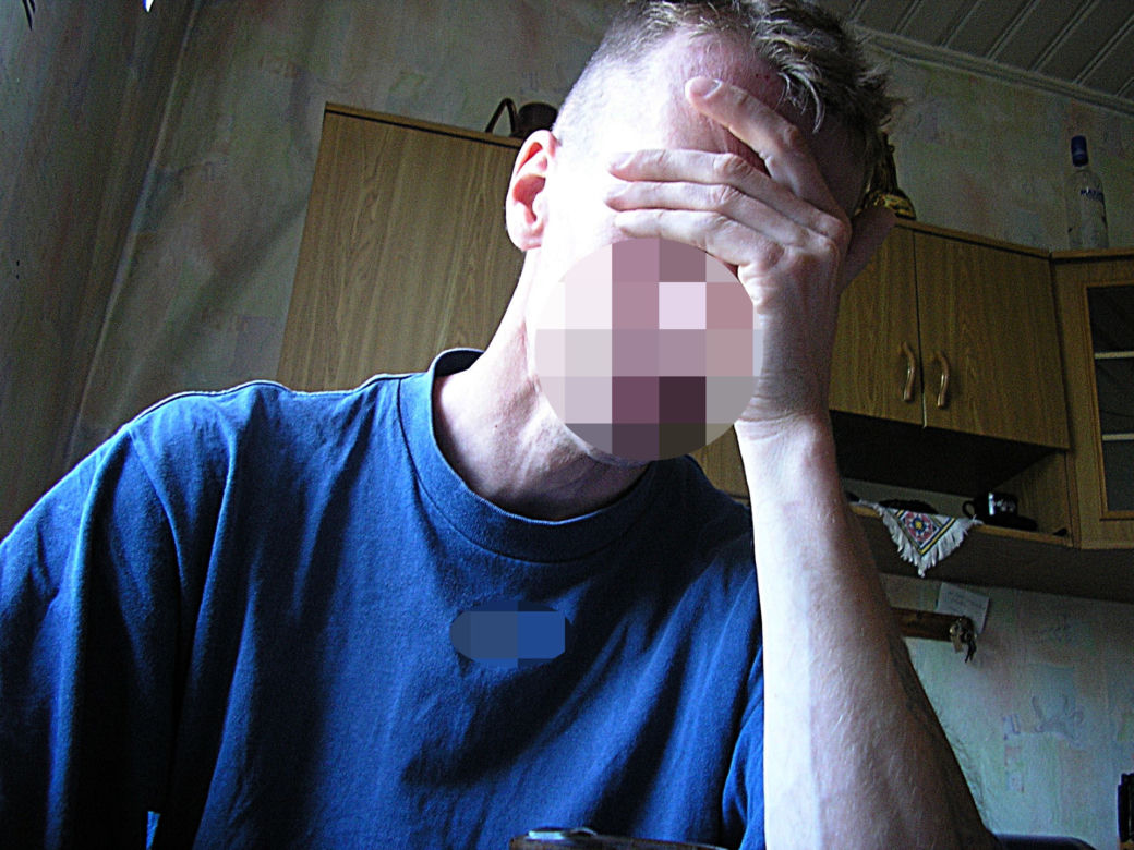 Umówił się z dziewczyną, przeżył horror. Zgotowali Darkowi piekło w maluchu