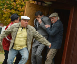 RANCZO 7 odc. 90. Hadziuk (Bogdan Kalus), kuzyn Jędruś (Robert Majewski), Stach Japycz (Francieszek Pieczka)