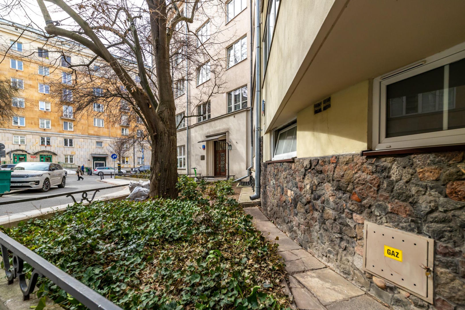 Dom Pod Żaglem na Alei Przyjaciół w Warszawie