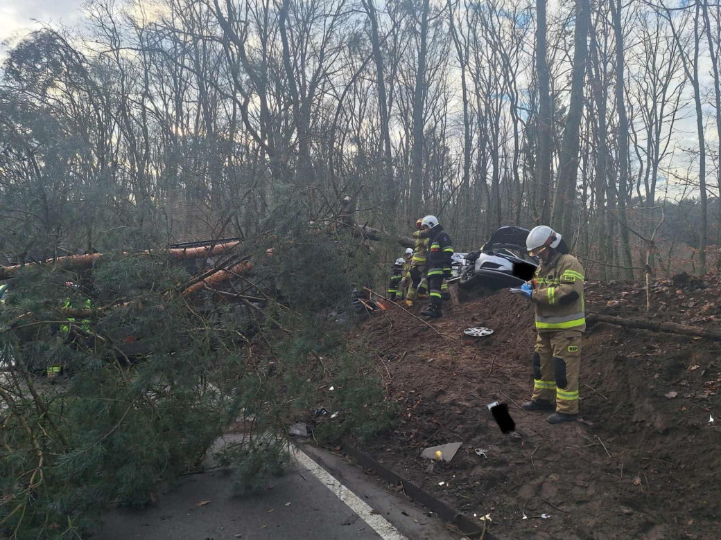Koszmarny wypadek pod Bydgoszczą! Matka i maleńkie dziecko w szpitalu [ZDJĘCIA]