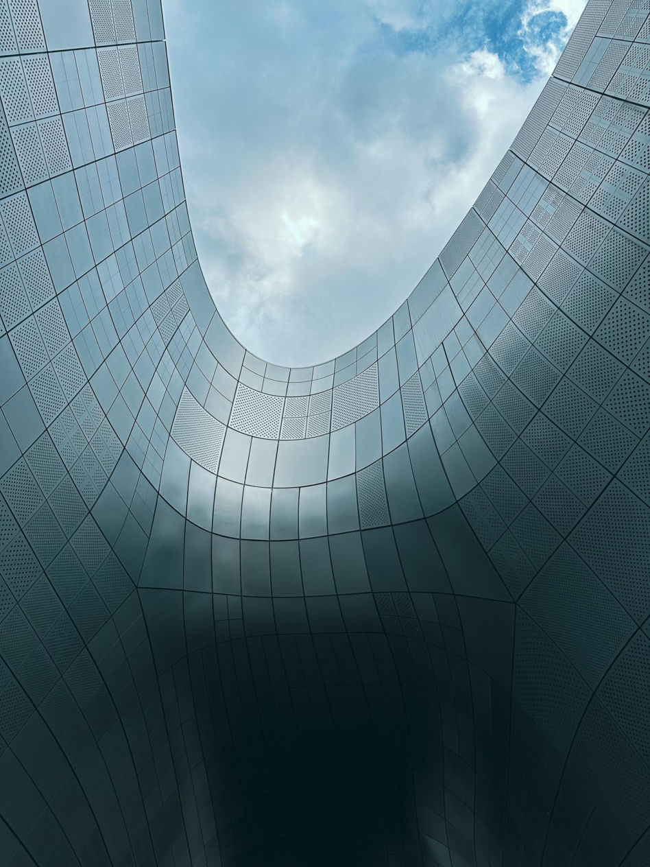 Zaha Hadid i jej Dongdaemun Design Plaza w Seulu