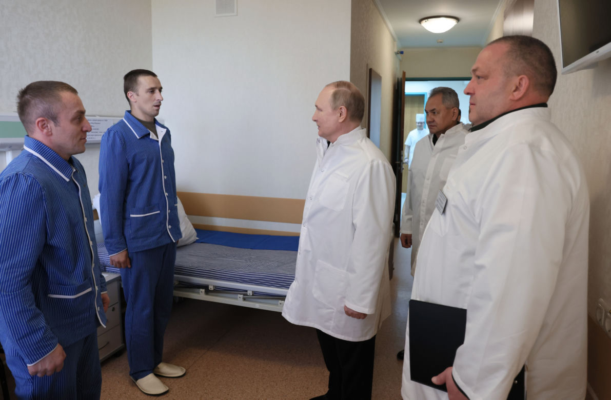 Władimir Putin w szpitalu! Kreml ujawnia zdjęcia