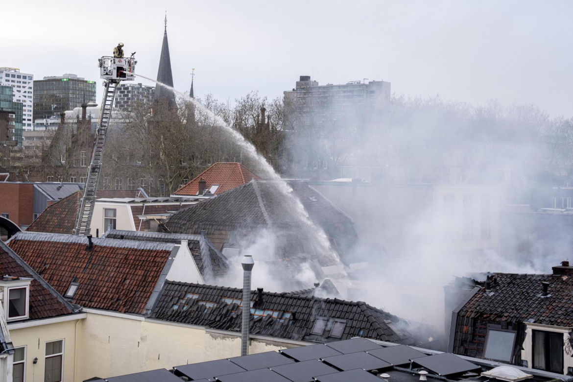 Dwa wybuchy i wielki pożar w centrum Utrechtu. Co najmniej jedna osoba ranna