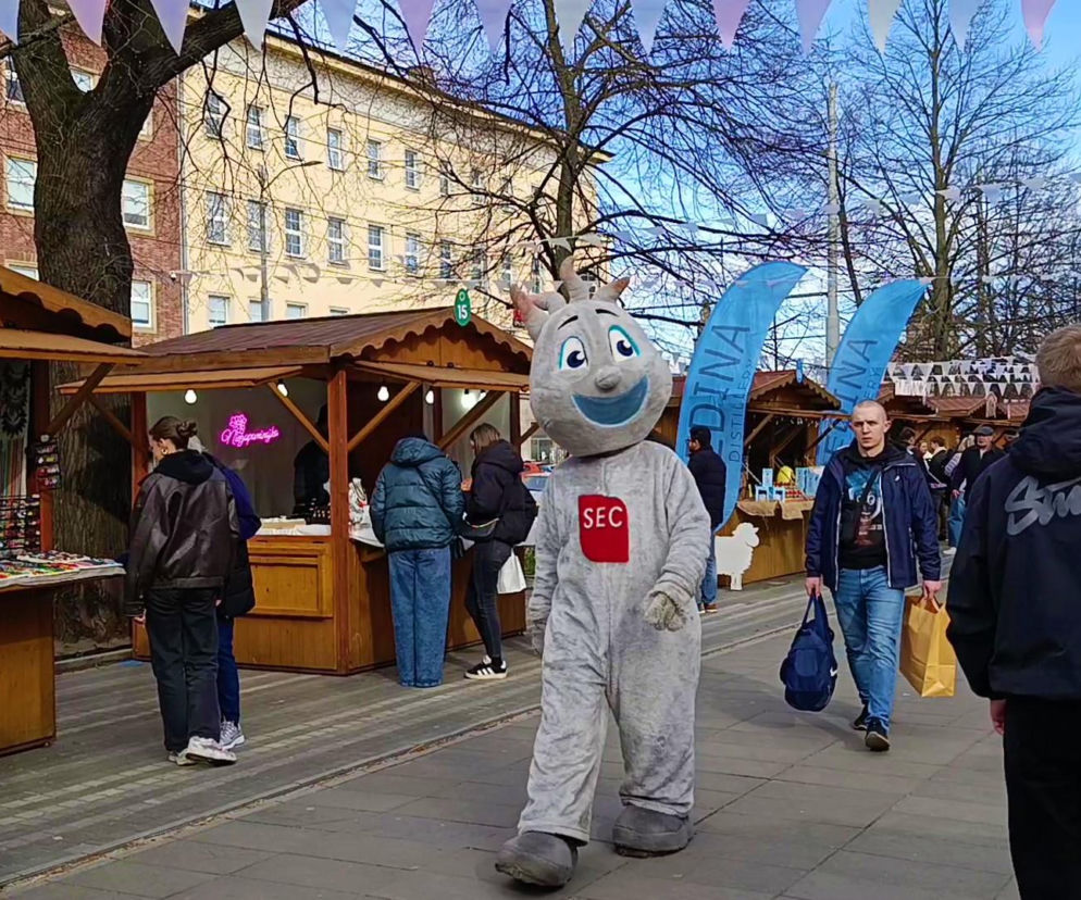 Szczeciński Jarmark Wielkanocny tętni życiem! Tłumy na Alei Kwiatowej
