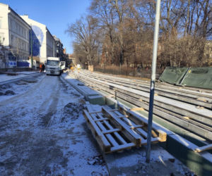 Koszmar w centrum Krakowa. Remont torowiska na Piłsudskiego potrwa do 2026 roku! Mieszkańcy tracą cierpliwość