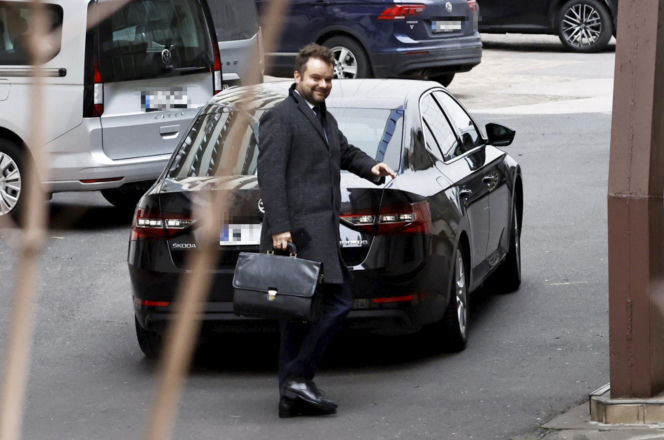 Politycy PiS zjeżdżają na Nowogrodzką