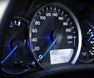 Toyota Yaris Hybrid 100