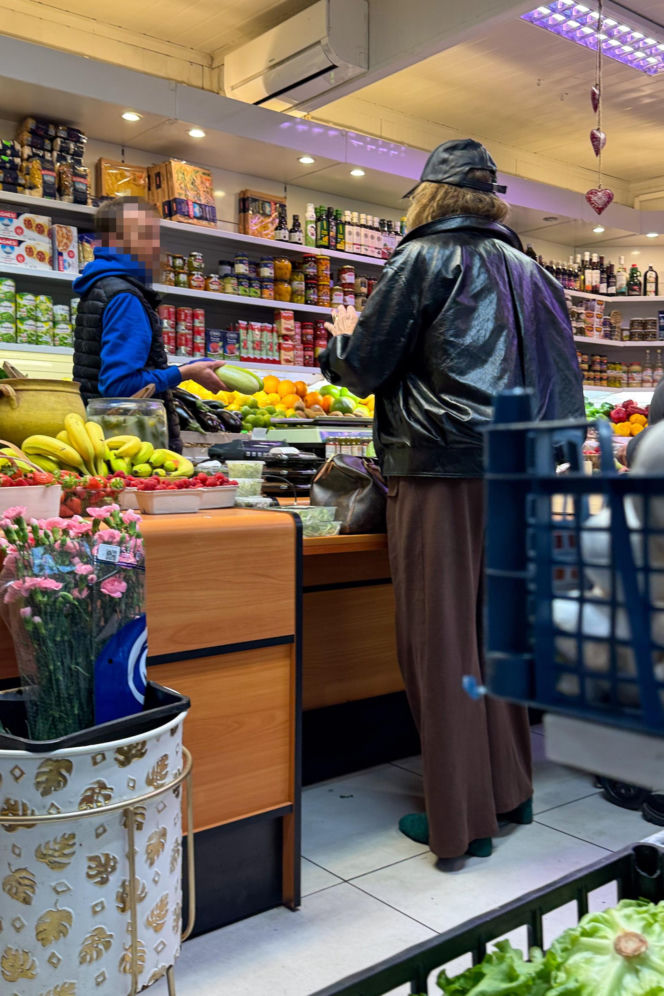 Agnieszka Fitkau-Perepeczko  na bazarku