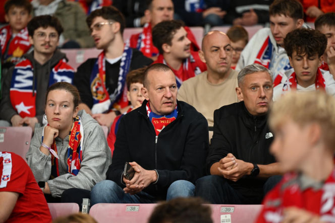 Tak kibice Wisły Kraków bawili się na trybunach. Znajdź się na zdjęciach