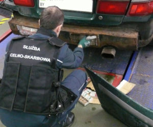 Kuźnica. Samochód napędzany papierosami? Białorusin przerobił zbiornik na paliwo