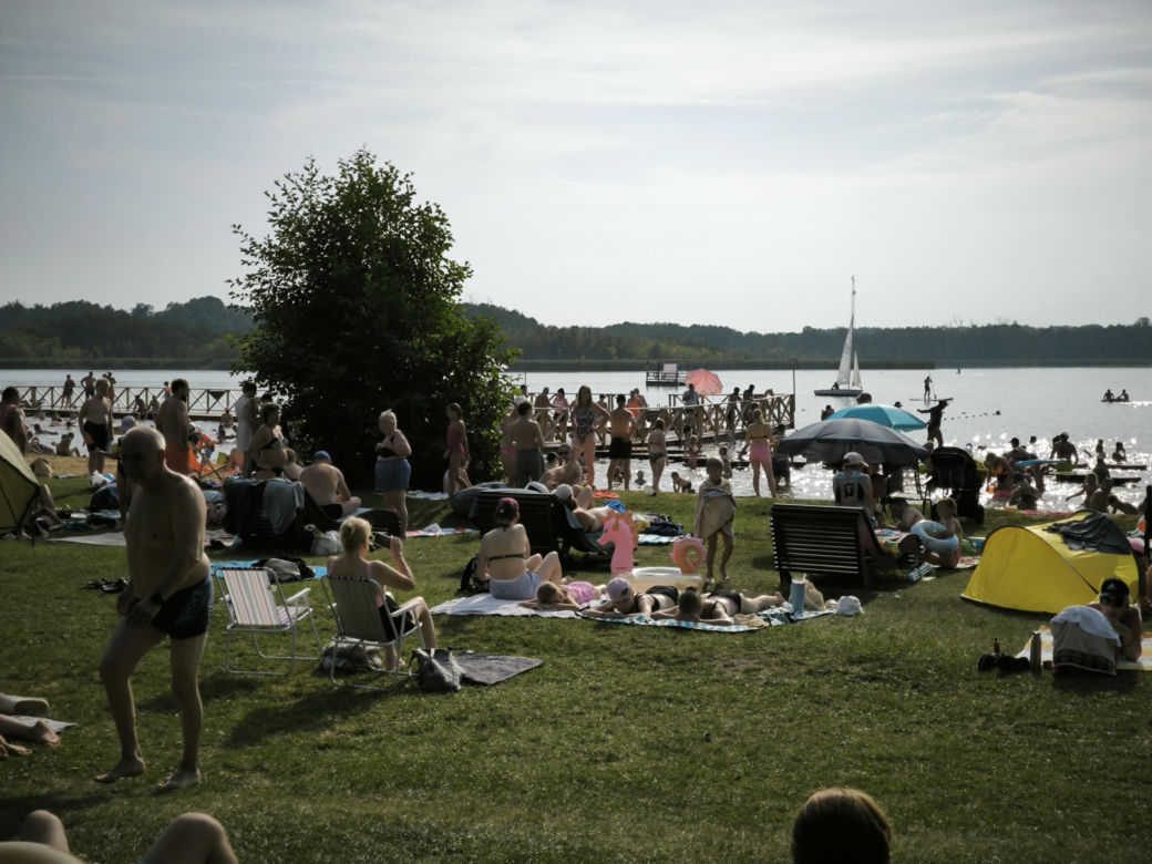 Długi sierpniowy weekend na plaży w Osiecznej