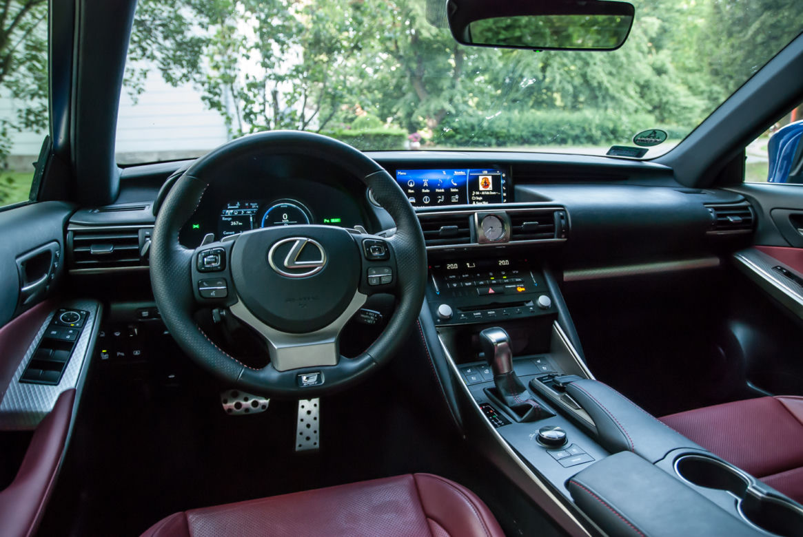 Lexus IS300h F SPORT