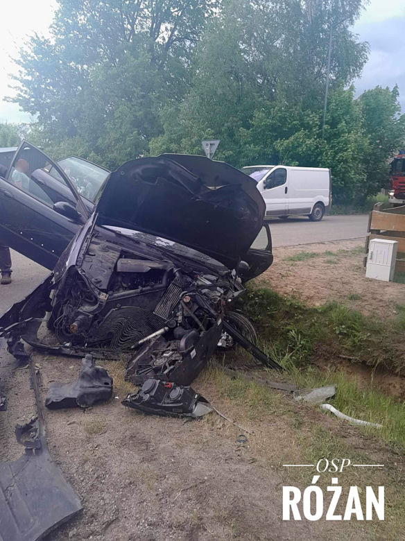 Makabra pod Makowem Mazowieckim! Pijany kierowca zmasakrował citroena [ZDJĘCIA].