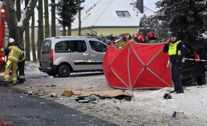 Tragiczny wypadek pod Chodzieżą. Nie żyje 43-letnia kobieta, dwoje dzieci w szpitalu!