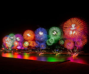 Ras Al Khaimah z nowym rekordem Guinnessa! Takim pokazem fajerwerków i dronów powitali nowy rok [ZDJĘCIA]