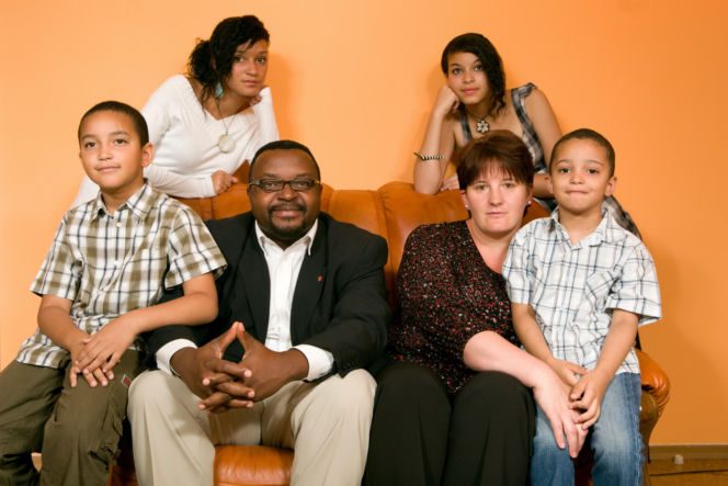 Były poseł zachęca, by mieć dużo dzieci. Sam ma siedmioro! Jeden z synów to znany muzyk