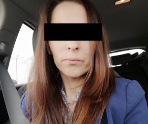 Dzieci uciekały. Matka dźgała je nożem