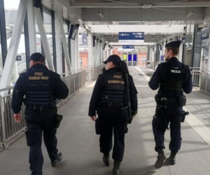 Zamiast wsiąść do pociągu trafił na komisariat. 43-latek miał sporo na sumieniu