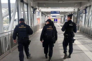 Zamiast wsiąść do pociągu trafił na komisariat. 43-latek miał sporo na sumieniu