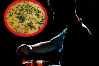 Turystka poprosiła o bardziej ścięte jajka. Na rachunku zobaczyła obrzydliwą wiadomość