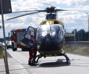 Koszmarny wypadek w Żabnie pod Chojnicami. Osobówka zmiotła z pasów 12-letnią dziewczynkę