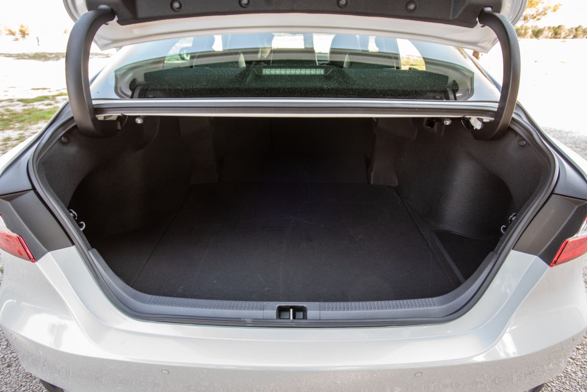 Toyota Camry 2.5 Hybrid Dynamic Force 218 KM e-CVT Executive