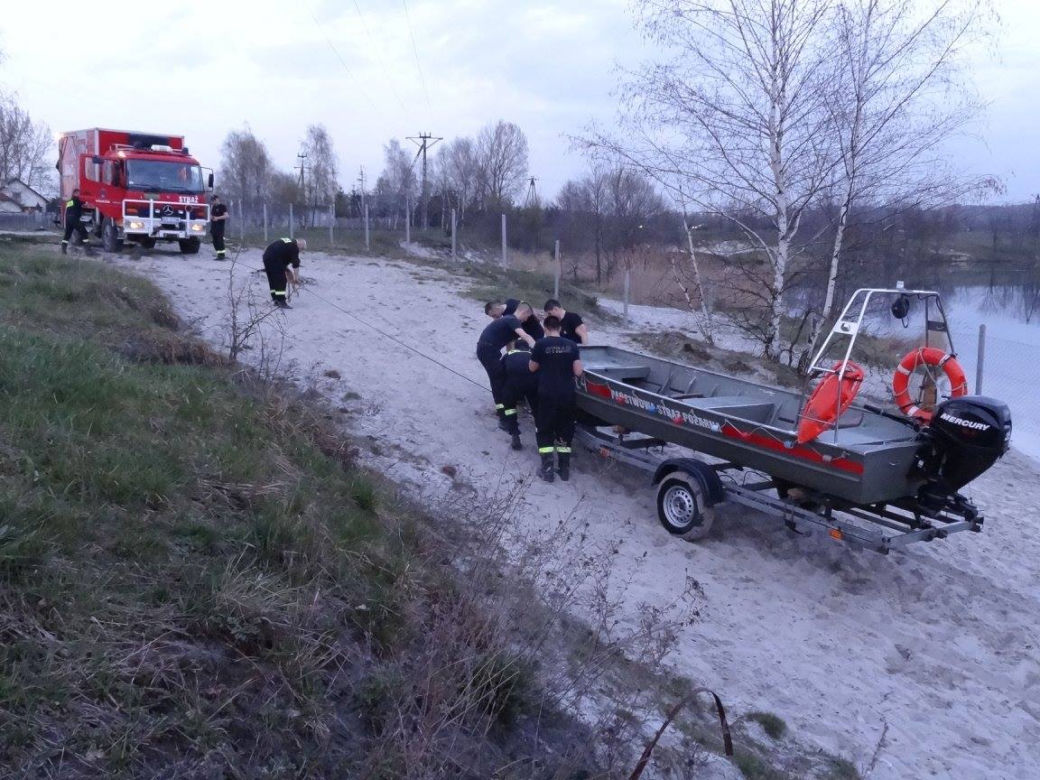 Z zalewu w Kryspinowie wyłowiono ciało mężczyzny [ZDJĘCIA]