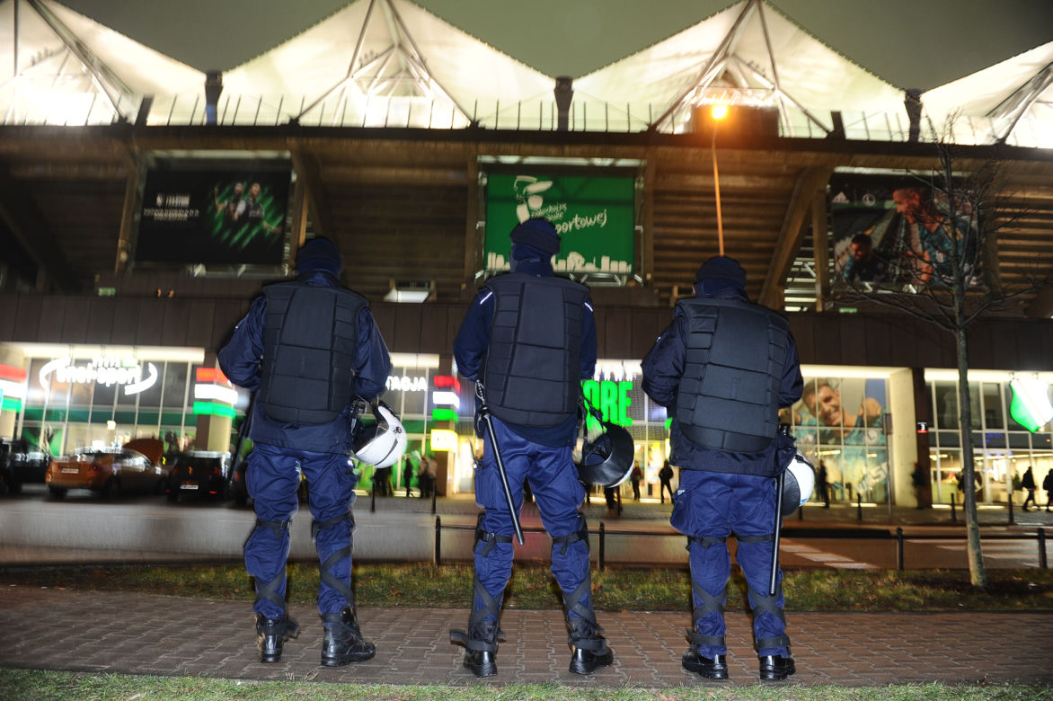 Policja obstawia mecz Legia - Zagłębie