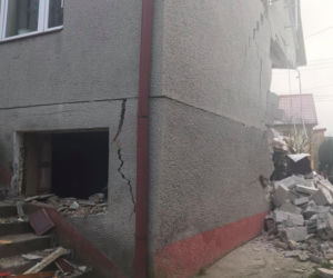 Łukowa. Wybuch gazu w domu jednorodzinnym! Ściana budynku runęła [ZDJĘCIA]