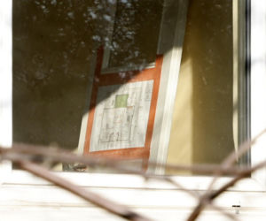 Wiercą Kaczyńskiemu za ścianą