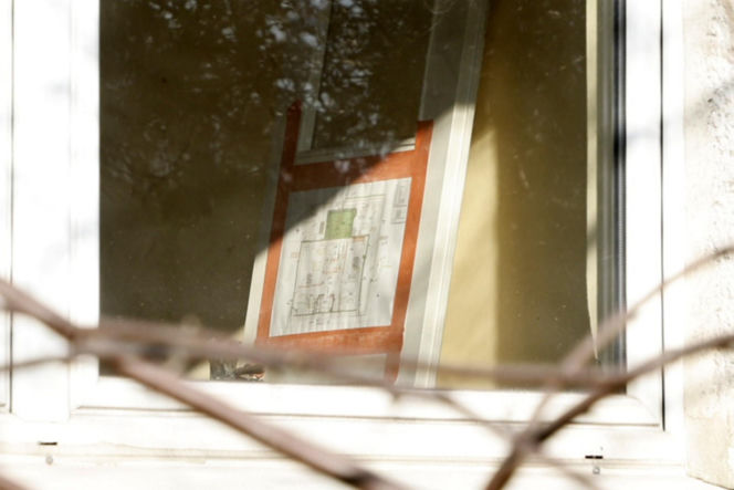 Wiercą Kaczyńskiemu za ścianą