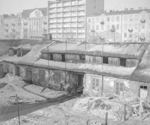 Blok przy Targowej 42 w Warszawie