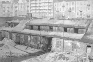 Blok przy Targowej 42 w Warszawie