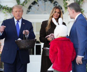 Cukierek albo psikus! Trump zaskoczył pod Białym Domem