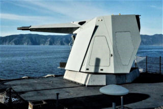 Morska armata schodzi na ląd? Leonardo prezentuje nowe rozwiązanie przeciwlotnicze