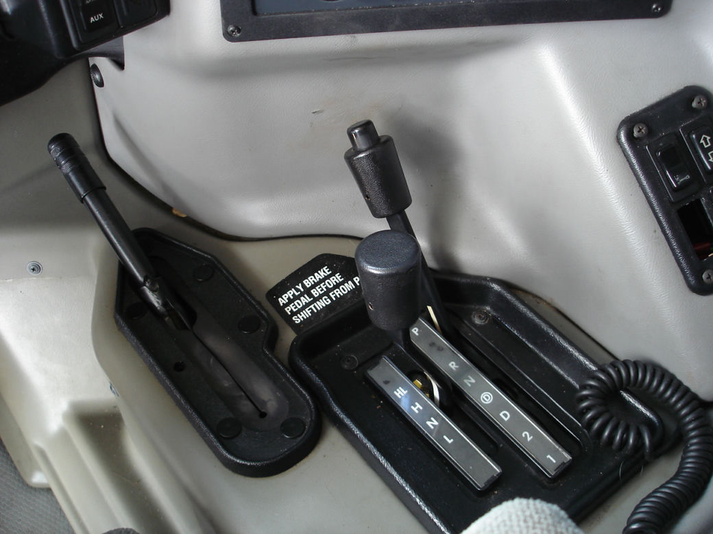 Hummer H1 koszykarza Dennisa Rodmana