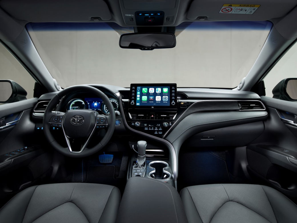 Toyota Camry Hybrid lifting 2021