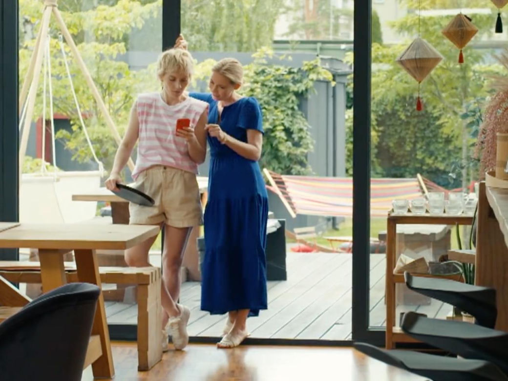 Barwy szczęścia, odcinek 3113: Renata (Anna Mrozowska), Dominika (Karolina Chapko) 