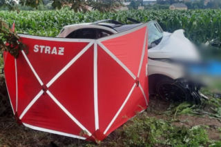Tragiczny wypadek na prostym odcinku drogi! Zginęli dwaj młodzi mężczyźni [AKTUALIZACJA]