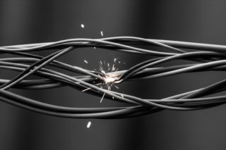 2025: Rok Burzliwych Zmian. Które afery rozgrzały politykę do czerwoności?