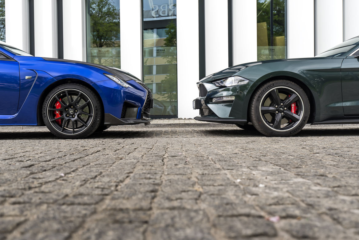 Lexus RC F Carbon 5.0 V8 vs. Ford Mustang Bullitt 5.0 V8