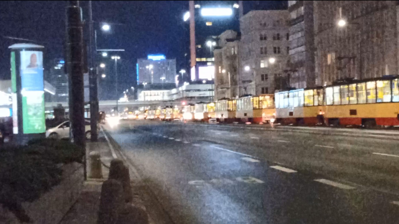 Gigantyczne korki w Warszawie. Totalny paraliż w związku ze zgromadzeniem publicznym